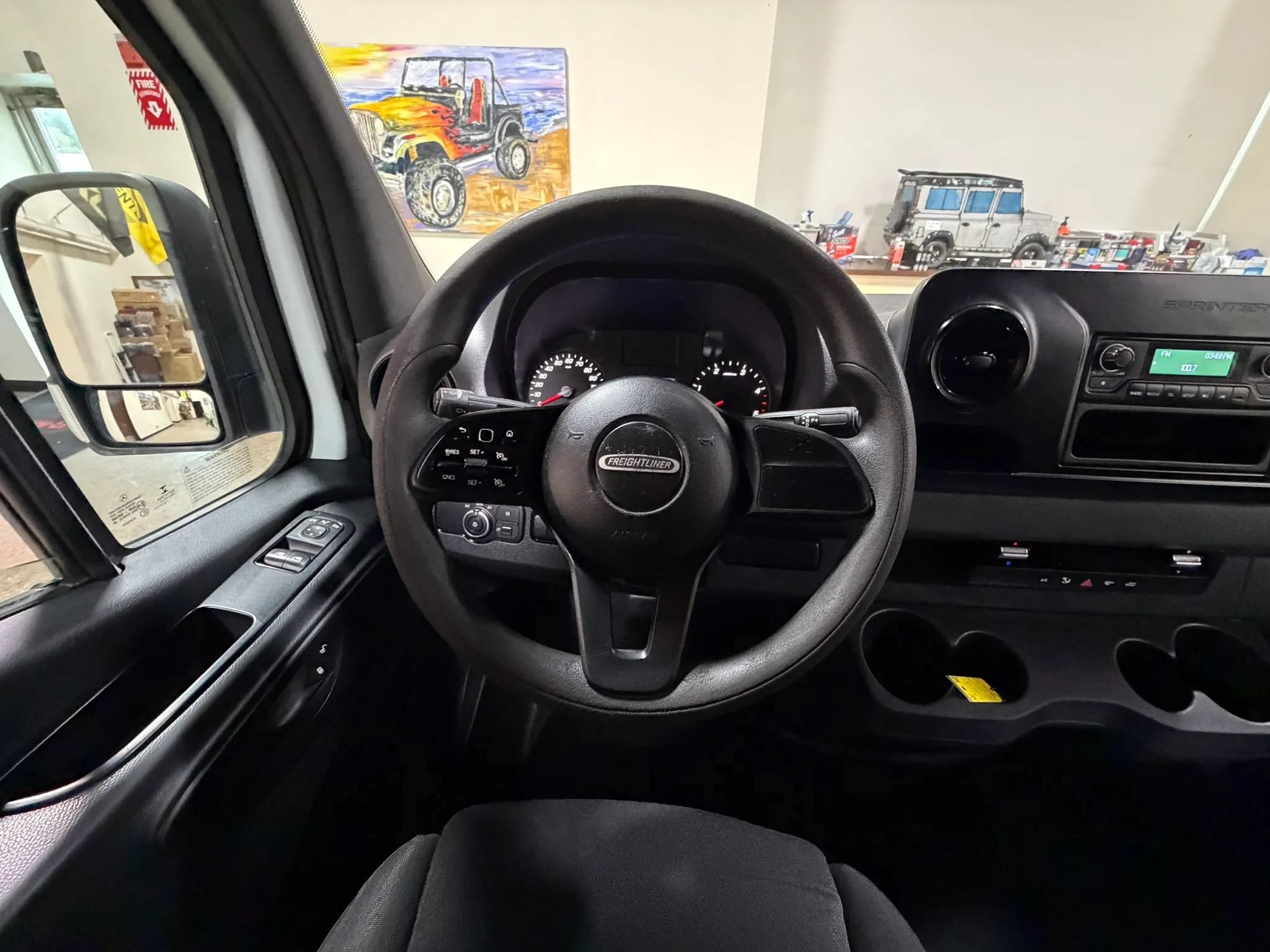 Used 2019 Freightliner Sprinter 144 RWD image 40