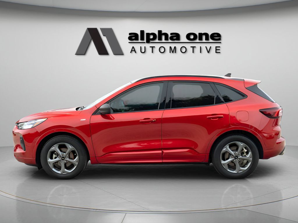 Used 2024 Ford Escape ST-Line FWD image 11