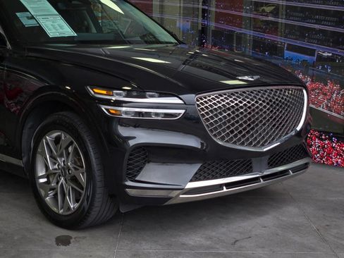 Used 2025 Genesis GV70 2.5T AWD/4WD image 2