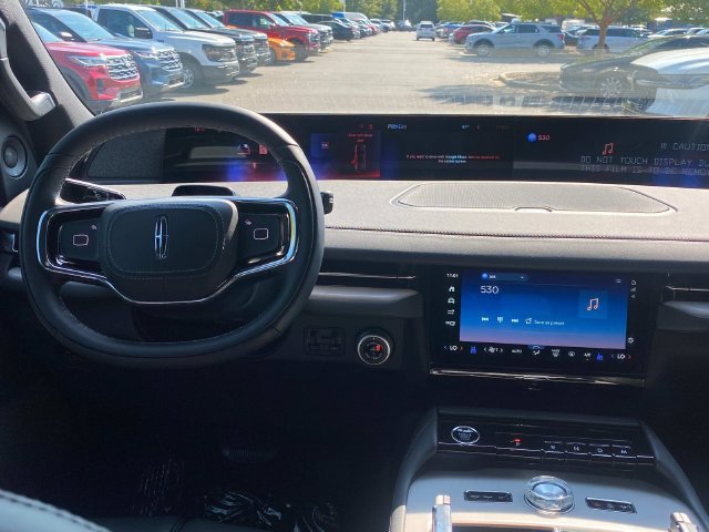 New 2027 Lincoln Navigator Reserve w/ Jet Appearance Package AWD/4WD image 6