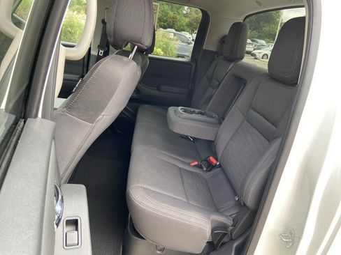 Used 2024 Nissan Frontier SV RWD image 16