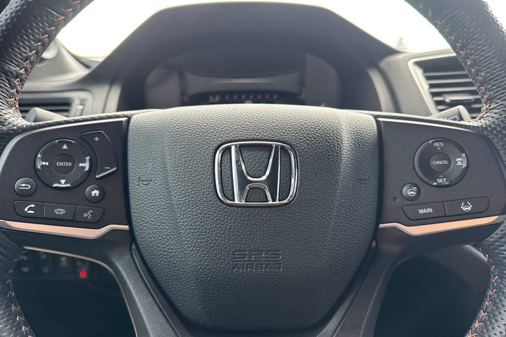 Used 2025 Honda Passport TrailSport image 29