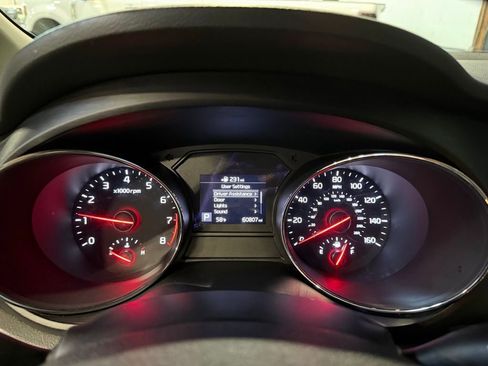 Used 2021 Kia Sedona EX image 11