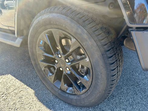 Used 2022 Jeep Wrangler Unlimited Sahara w/ Cold Weather Group image 21