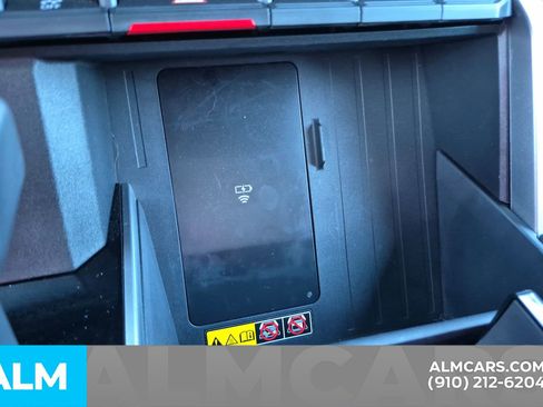 Used 2025 Toyota Tundra Platinum image 33