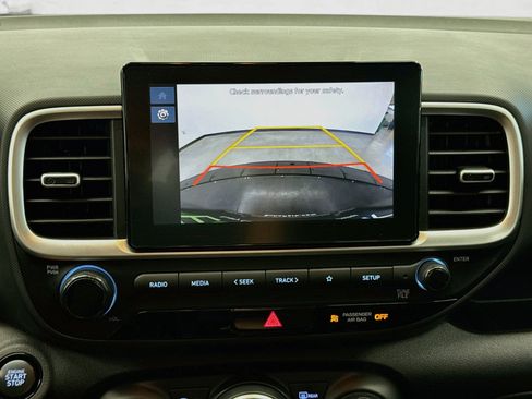 Used 2025 Hyundai Venue SEL FWD image 22