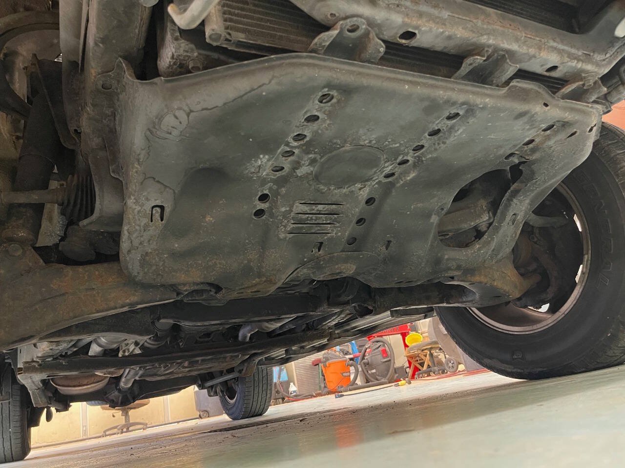 Used 2004 Toyota Land Cruiser AWD/4WD image 82