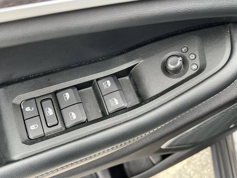 Used 2021 Jeep Grand Cherokee L Limited image 24