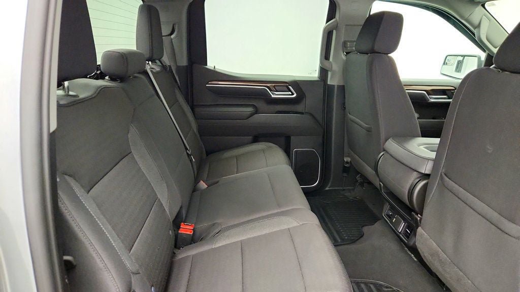 Used 2026 Chevrolet Silverado 1500 LT AWD/4WD image 22