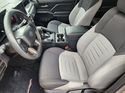 Used 2025 Toyota Tacoma TRD Sport AWD/4WD image 12