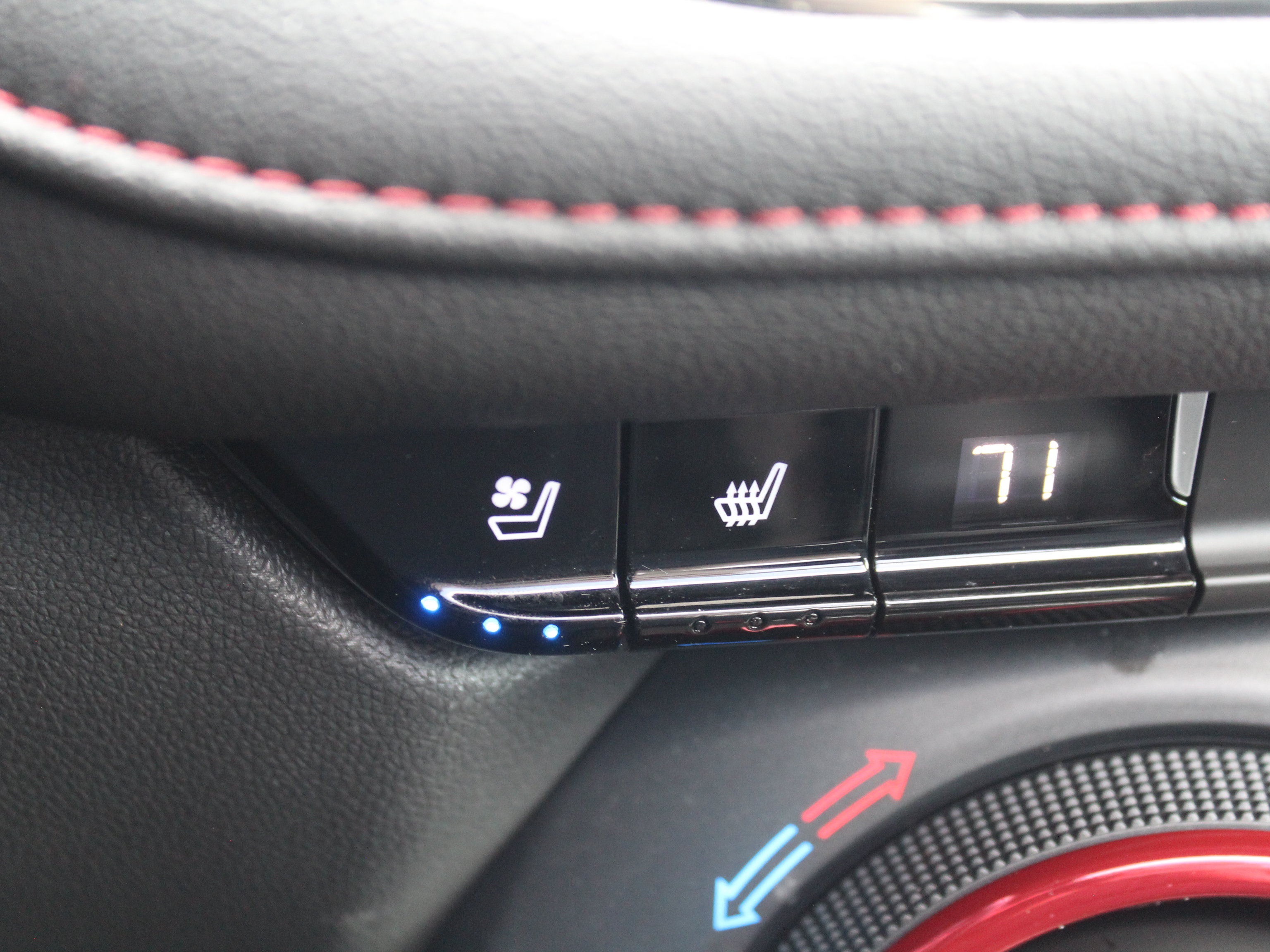 Used 2021 Chevrolet Blazer RS w/ Enhanced Convenience Package FWD image 20