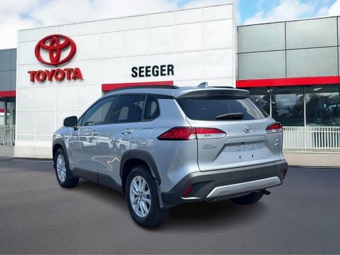 Used 2023 Toyota Corolla Cross LE w/ Moonroof Package AWD/4WD image 9