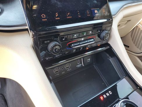 Certified 2023 Jeep Grand Cherokee 4WD 4xe w/ Luxury Tech Group II image 20