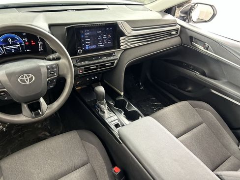 Used 2025 Toyota Camry LE image 22