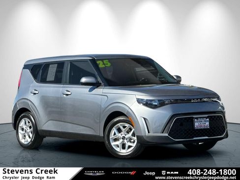 Used 2025 Kia Soul LX w/ LX Technology Package FWD image 1