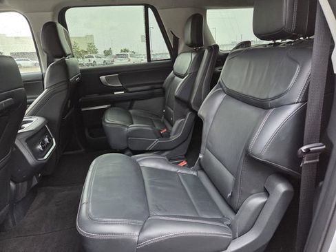 Used 2025 Ford Expedition Max Platinum AWD/4WD image 19