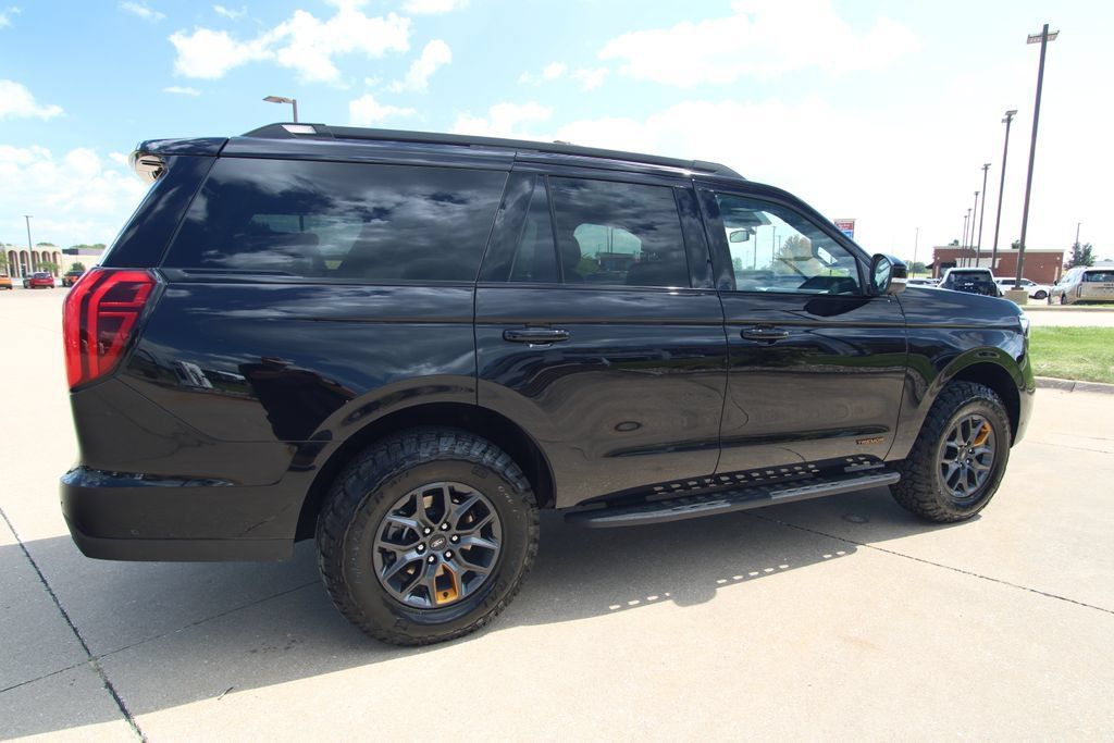 Used 2025 Ford Expedition Tremor AWD/4WD image 5