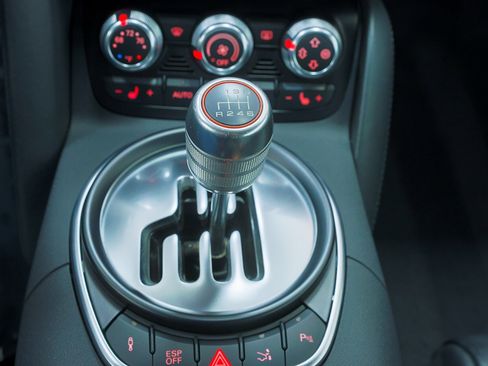 Used 2011 Audi R8 V10 image 75