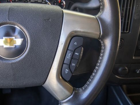 Used 2016 Chevrolet Express 3500 Extended image 26