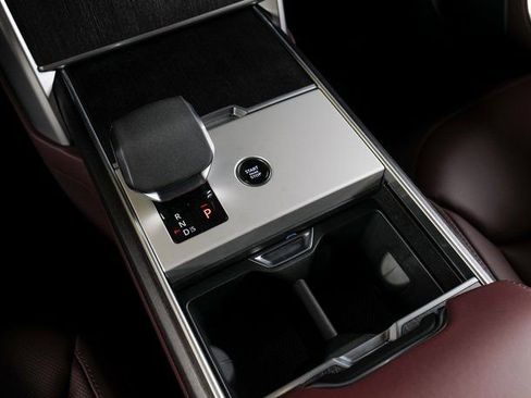 New 2025 Land Rover Range Rover SE image 13