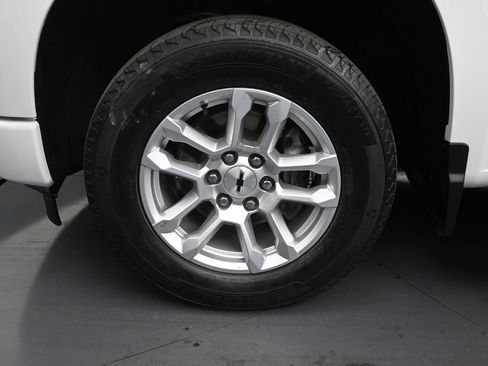Used 2023 Chevrolet Silverado 1500 RST RWD image 9