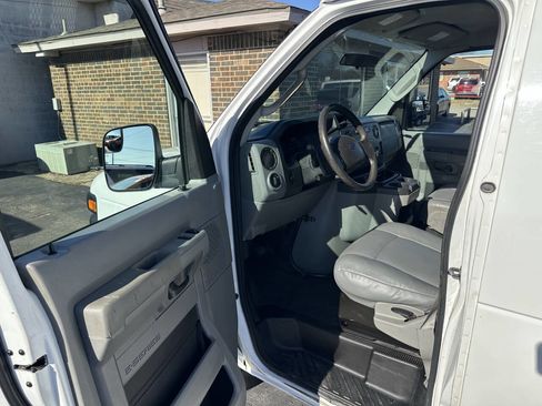 Used 2010 Ford E-150 and Econoline 150 image 12