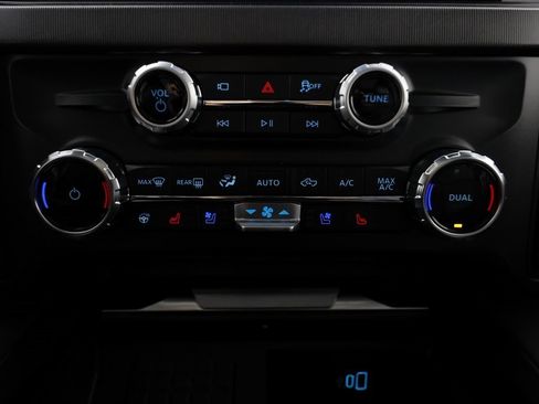 Used 2025 Ford F450 Platinum w/ FX4 Off-Road Package image 35