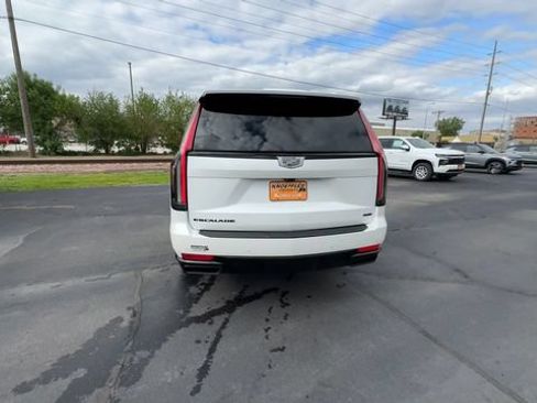 Used 2024 Cadillac Escalade ESV Sport Platinum w/ LPO, ONYX Package AWD/4WD image 7
