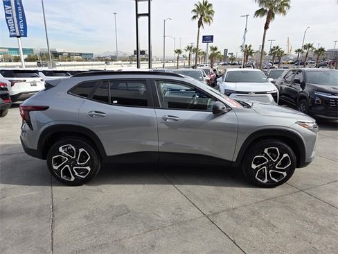 Certified 2024 Chevrolet Trax RS w/ Sunroof Package image 7