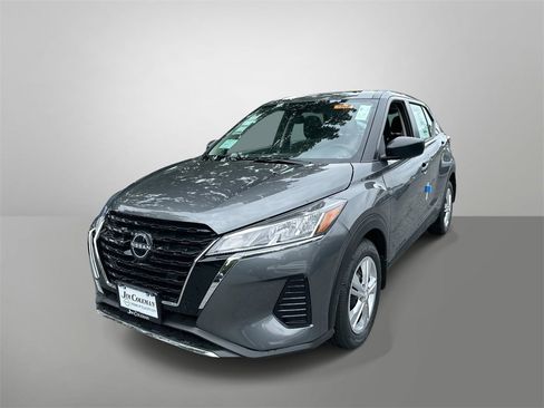 New 2025 Nissan Kicks Play S image 1