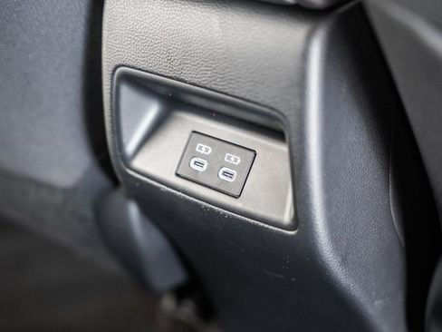 Used 2024 Toyota Corolla SE image 30