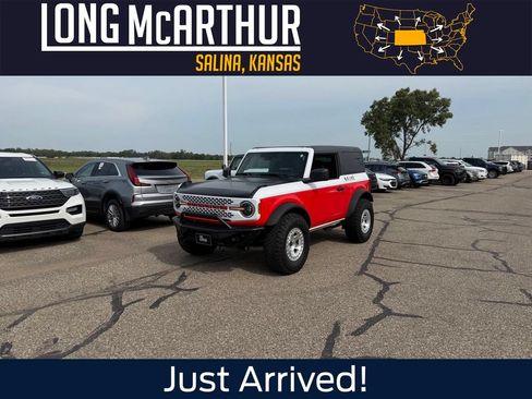 Certified 2025 Ford Bronco 2-Door AWD/4WD image 1