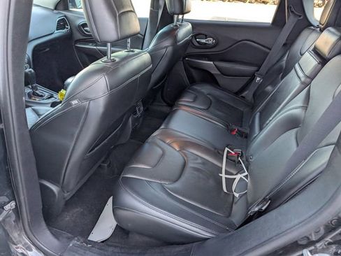 Used 2019 Jeep Cherokee Limited w/ Trailer Tow Group image 13