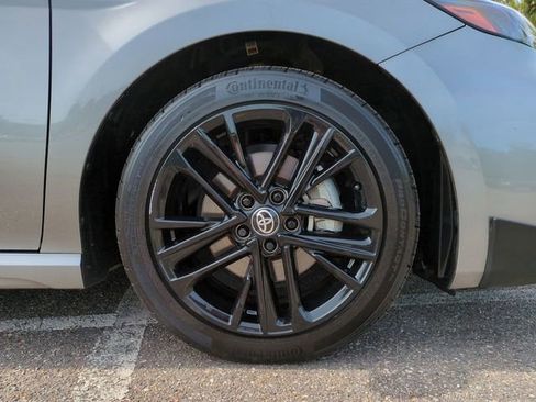 Used 2025 Toyota Camry SE w/ Convenience Package image 11