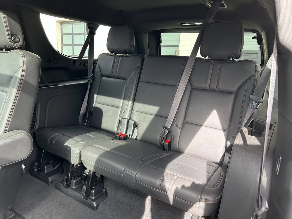 Used 2024 Chevrolet Suburban RST w/ Luxury Package AWD/4WD image 11