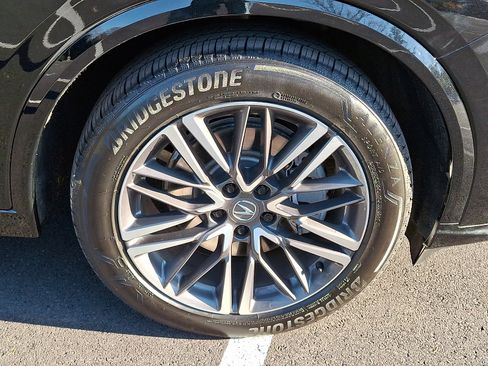 Used 2025 Acura MDX SH-AWD w/ Advance Package image 8