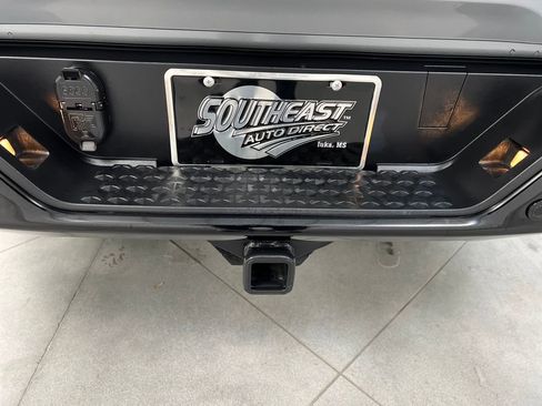 Used 2026 Chevrolet Colorado Z71 AWD/4WD image 30
