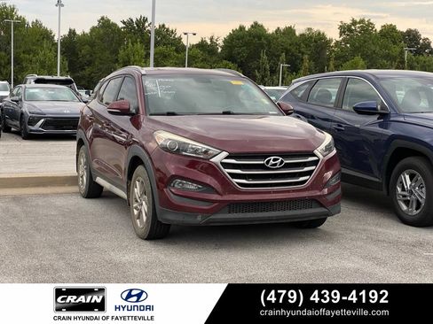 Used 2017 Hyundai Tucson SE Plus FWD image 1