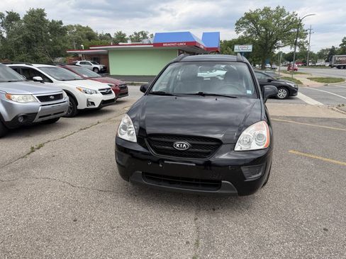 Used 2007 Kia Rondo LX w/ Convenience Pkg FWD image 5
