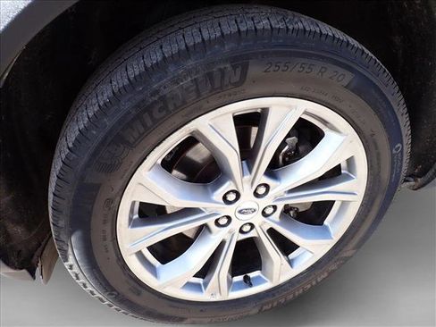 Used 2023 Ford Explorer Limited image 7