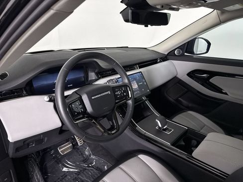 Used 2025 Land Rover Range Rover Evoque Dynamic SE AWD/4WD image 4