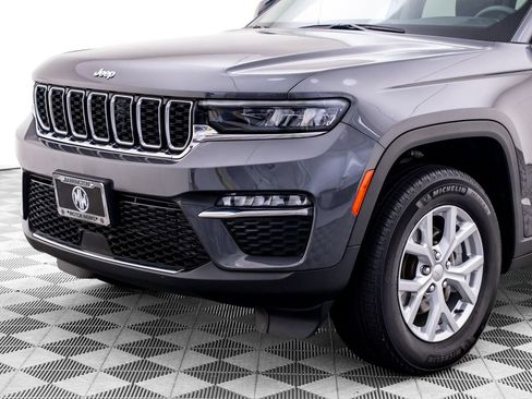 Used 2023 Jeep Grand Cherokee Limited AWD/4WD image 38