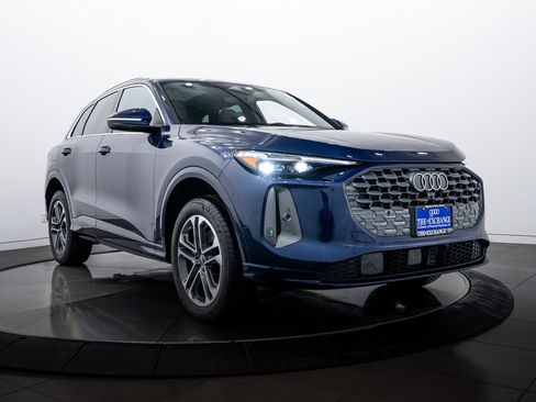 New 2025 Audi Q5 Premium Plus image 2