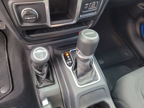 Used 2021 Jeep Gladiator Sport w/ Trailer Tow Package image 25