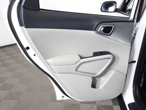 Certified 2023 Kia Soul LX w/ LX Technology Package FWD image 23