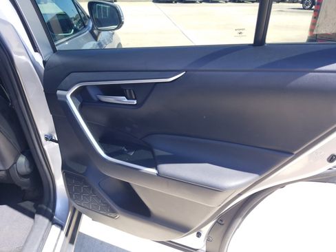 Used 2023 Toyota RAV4 XLE Premium image 14