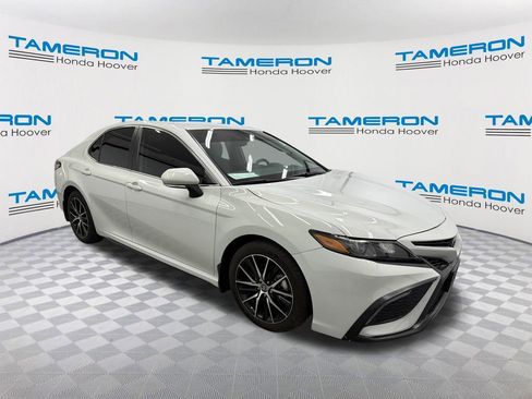 Used 2024 Toyota Camry SE FWD image 7