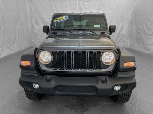 Used 2025 Jeep Wrangler Sport S AWD/4WD image 2