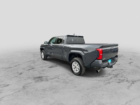 Used 2025 Toyota Tacoma SR5 AWD/4WD image 6