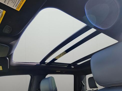 Used 2023 Ford F150 Lightning Lariat w/ Equipment Group 511A High image 18